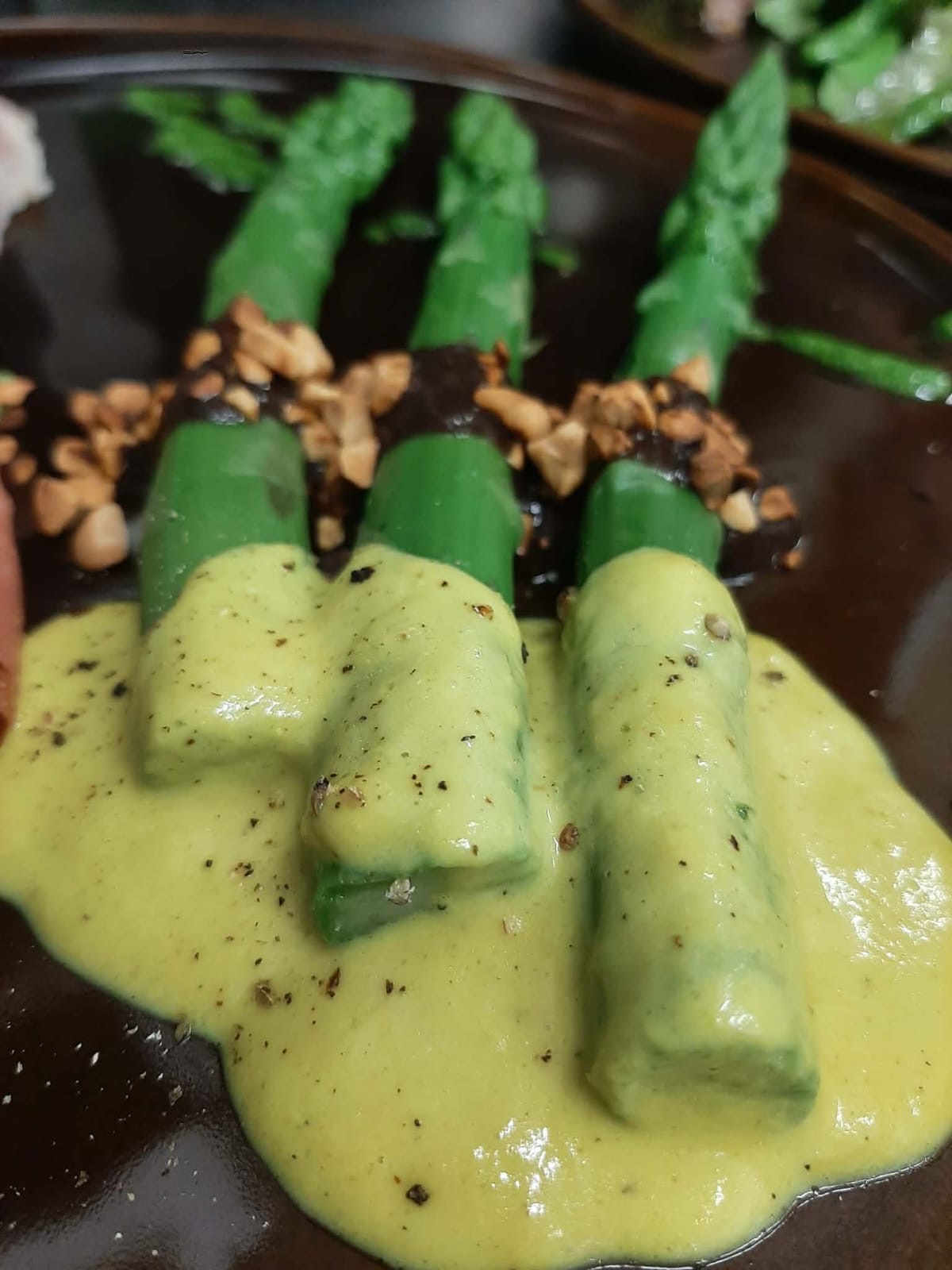 Asperges vertes sauce crème