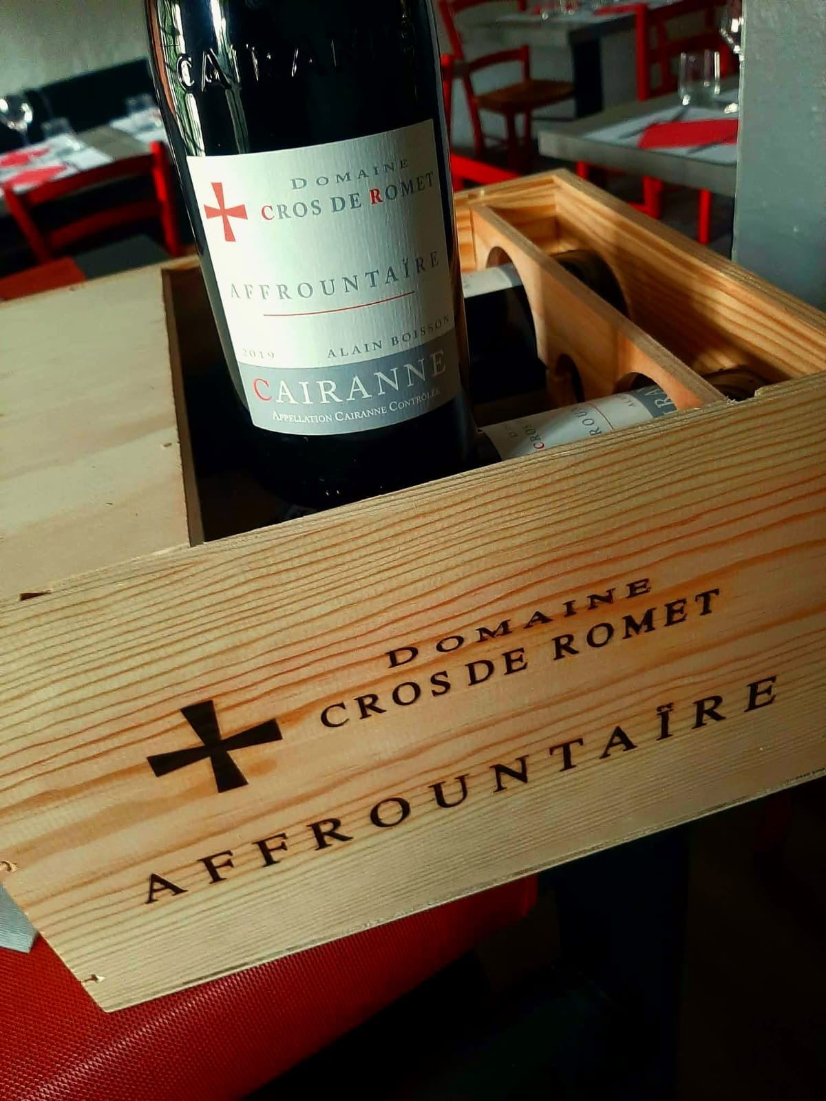 Bouteille de vin de Cairanne, Domaine Cros de Romet